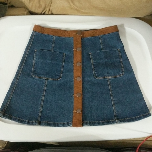 American Rag Denim Button Down Skirt Faux Suede Trim Medium Wash - size 3 - Picture 1 of 5